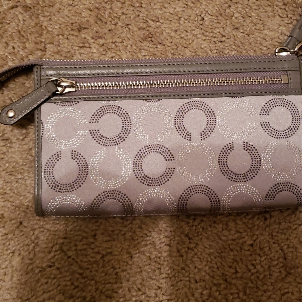 Coach wristlet - Picture 4 of 6